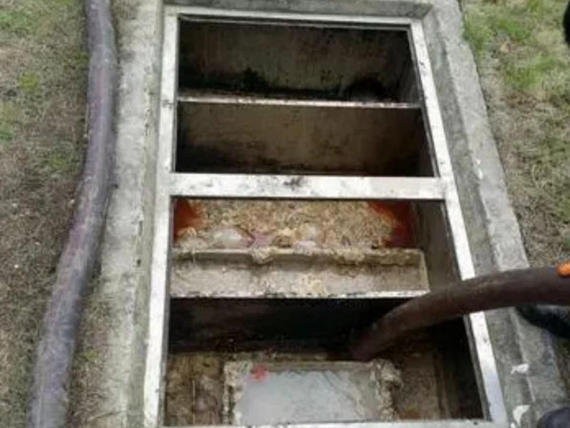 昌洒镇隔油池清理