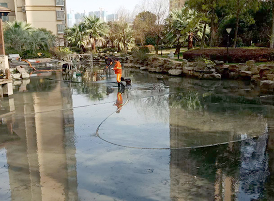 昌洒镇景观池淤泥清理