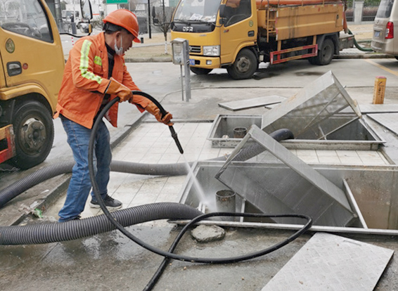 昌洒镇隔油池清理